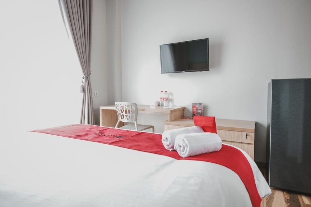 reddoorz plus karet pedurenan 3