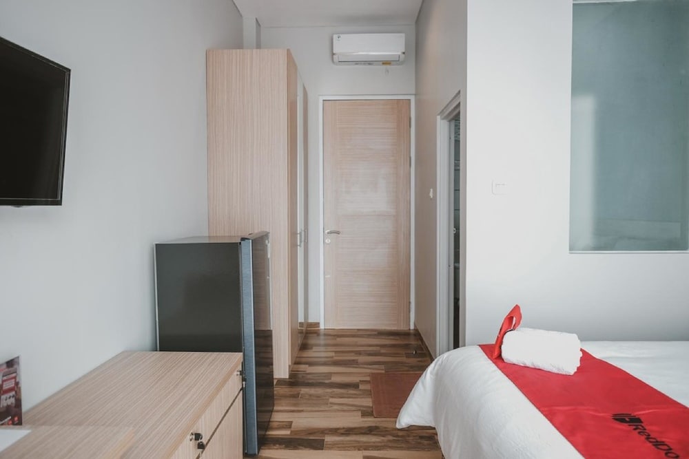 reddoorz plus karet pedurenan 3