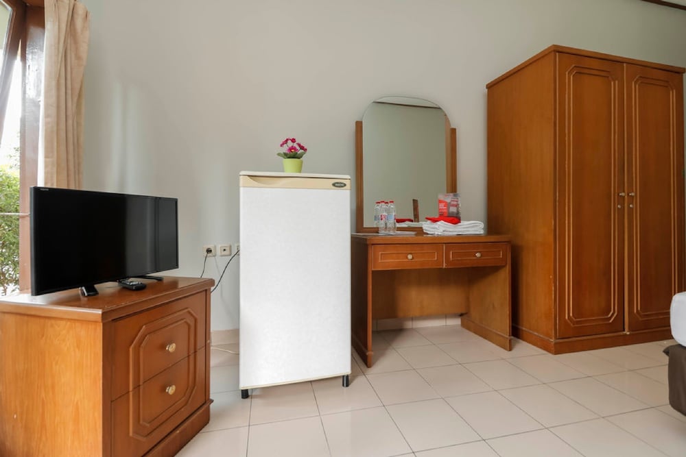 reddoorz plus karet pedurenan 3