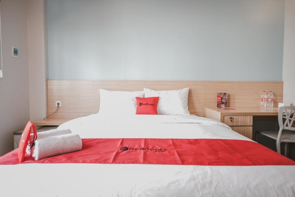 reddoorz plus karet pedurenan 3