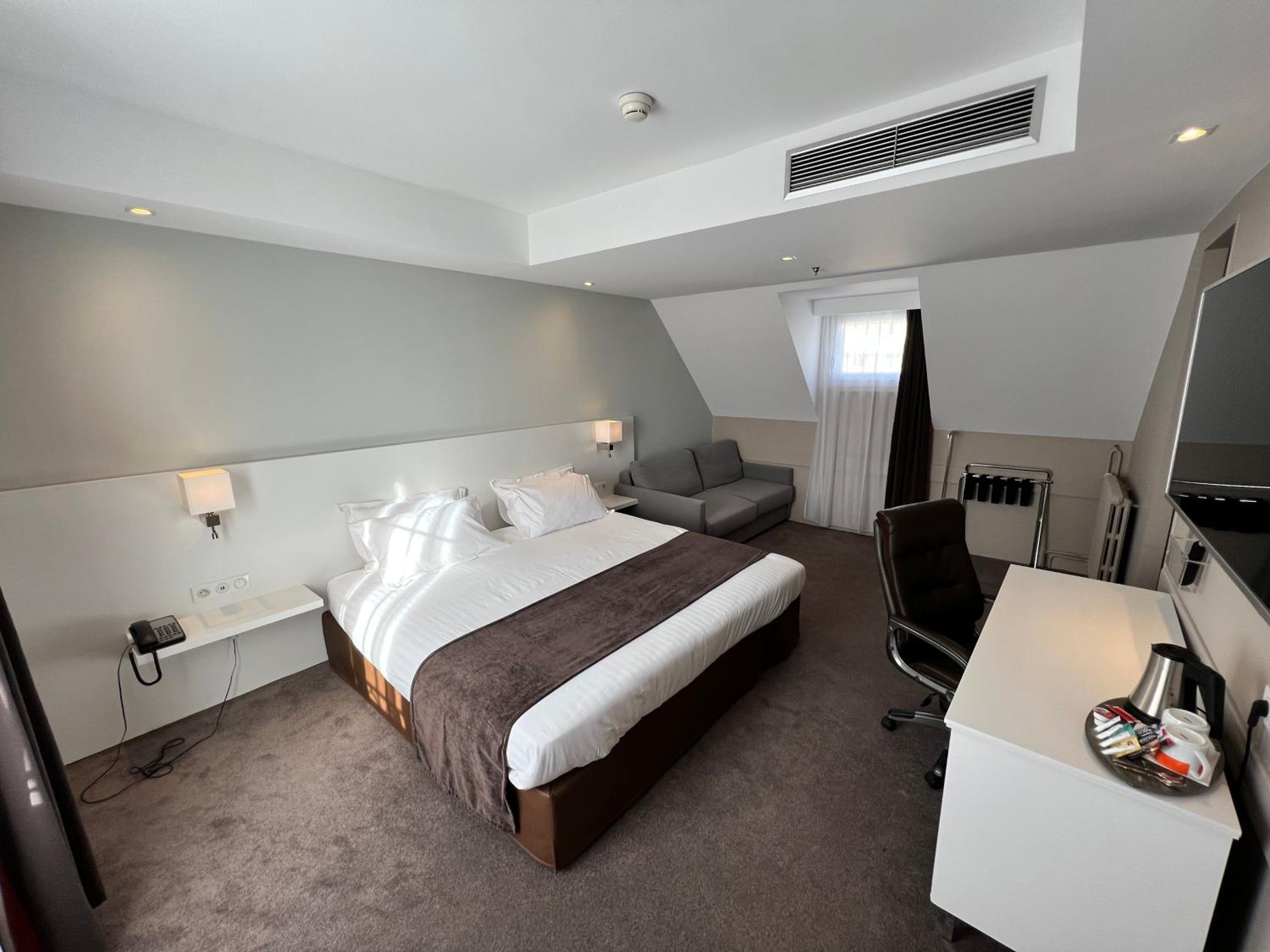 hampton inn and suites national harbor alexandria area