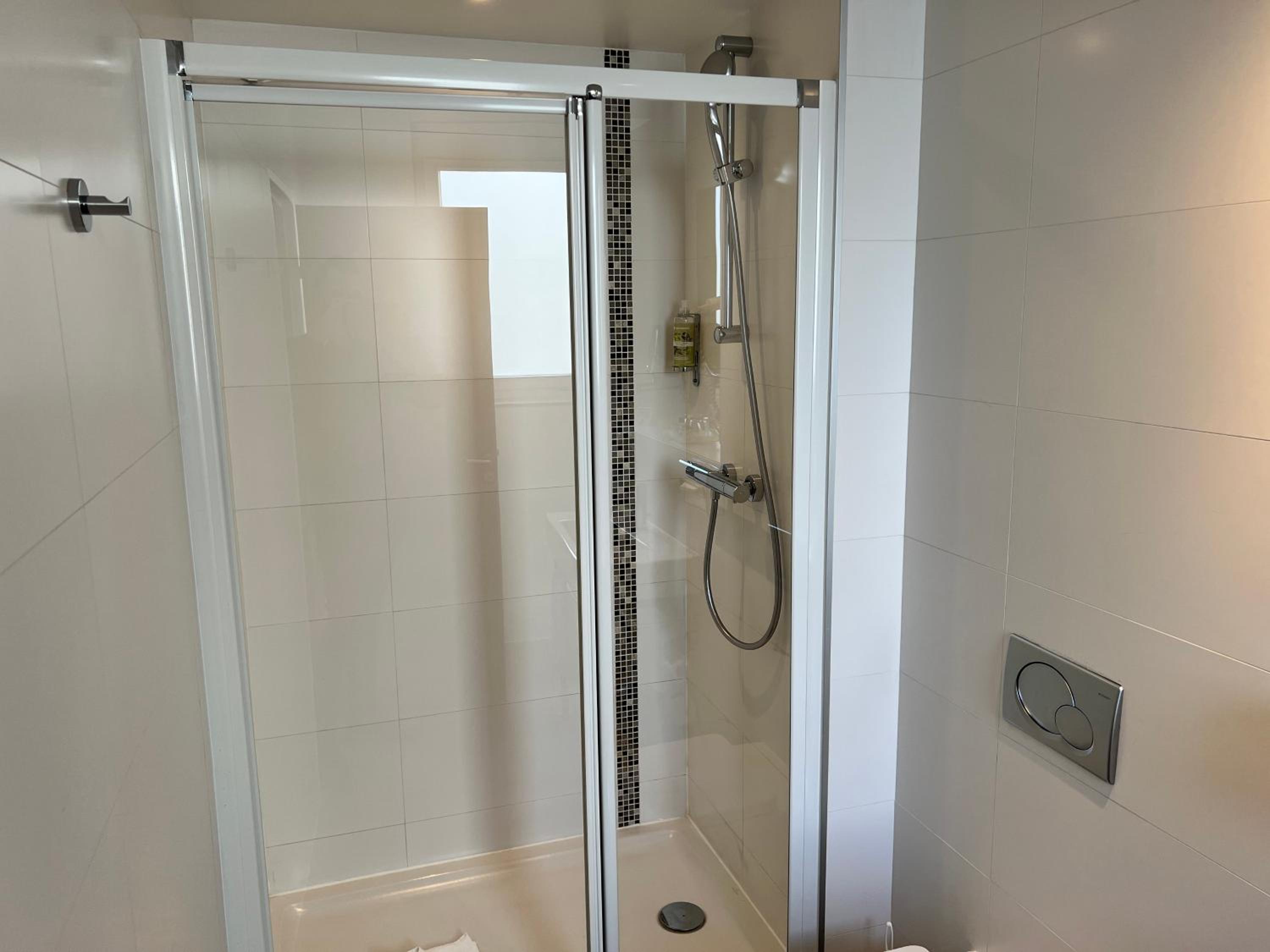 hampton inn and suites national harbor alexandria area