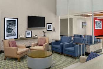 Hampton Inn & Suites National Harbor - Alexandria Area,Fort Washington>>Baltimore,3 star
