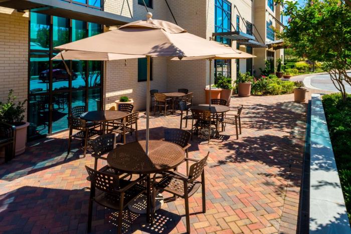 hampton inn and suites national harbor alexandria area