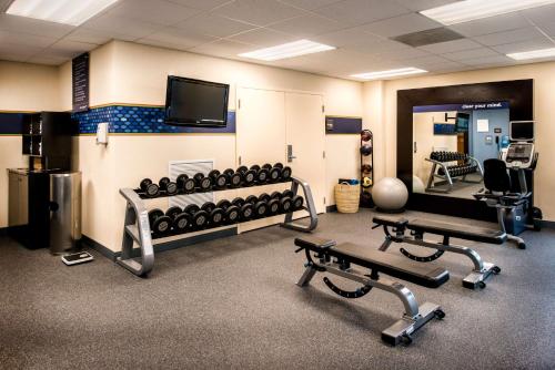 hampton inn and suites national harbor alexandria area