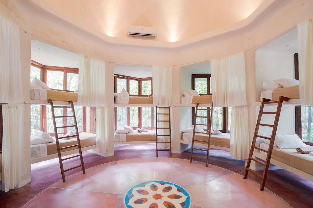 hotel holistika