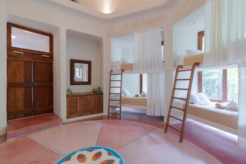 hotel holistika