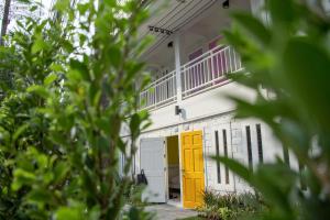 lazy sandals koh samed