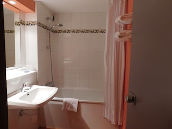 kyriad bellegarde geneve