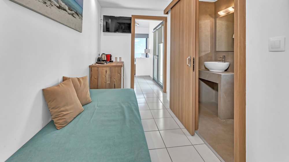 almare beach hotel