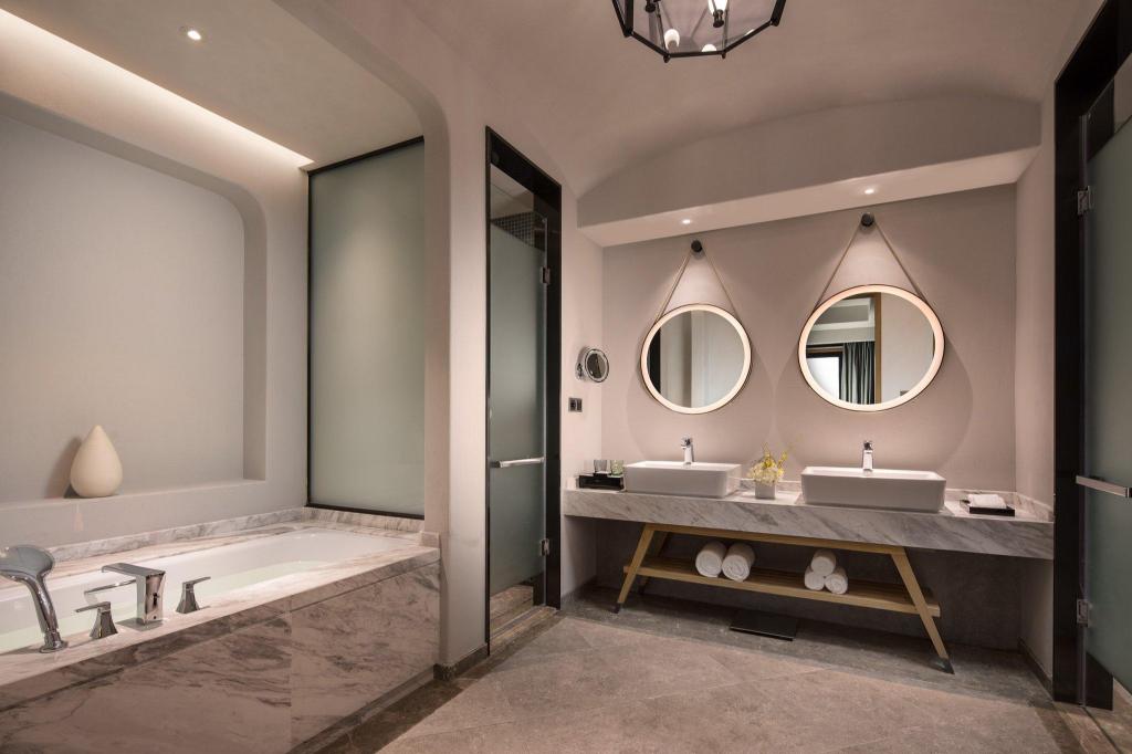 crowne plaza qingdao oriental movie metropolis an ihg hotel