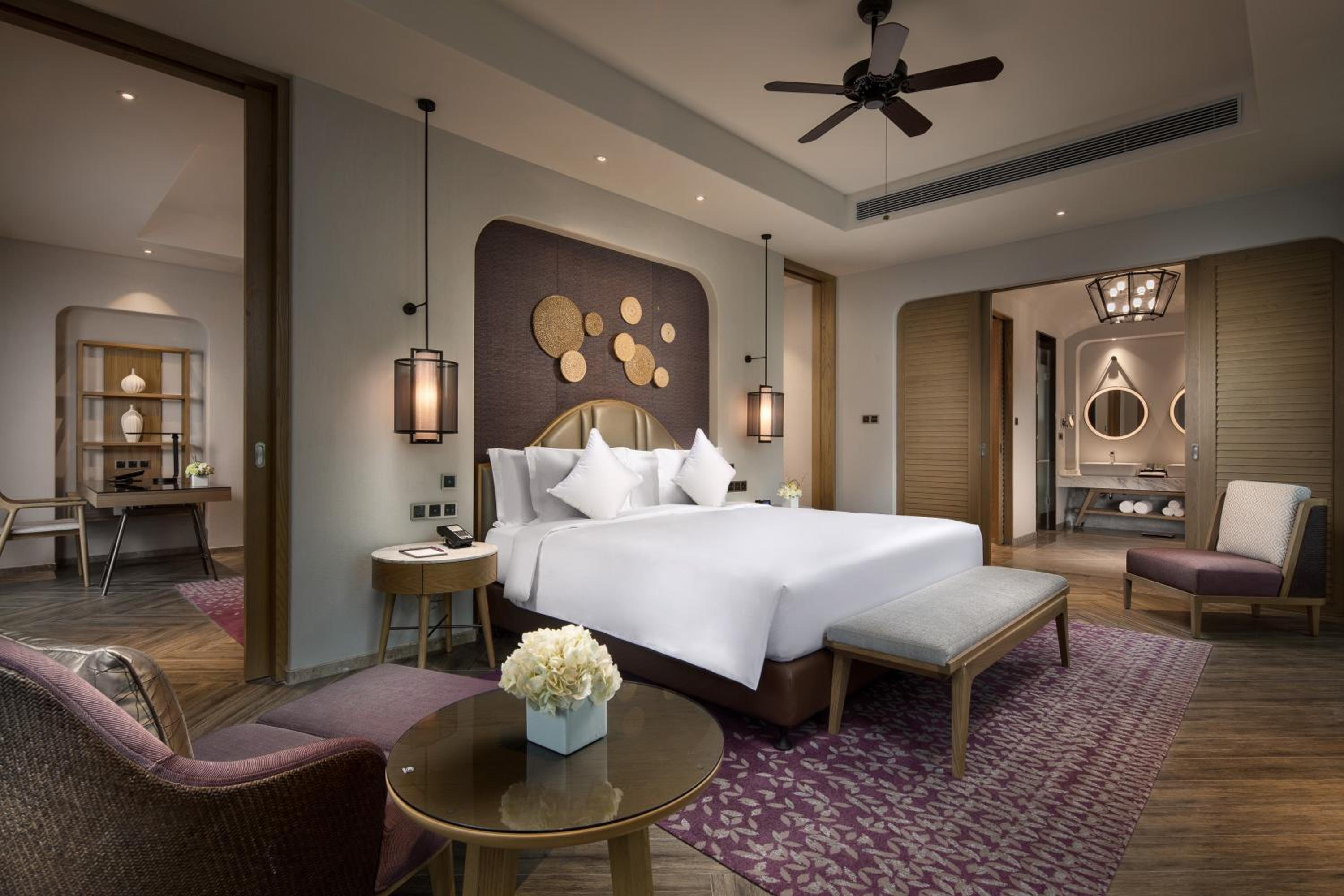crowne plaza qingdao oriental movie metropolis an ihg hotel