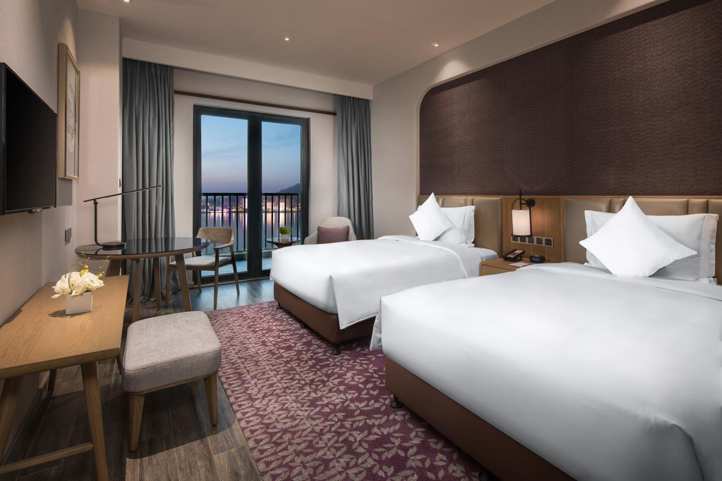 crowne plaza qingdao oriental movie metropolis an ihg hotel