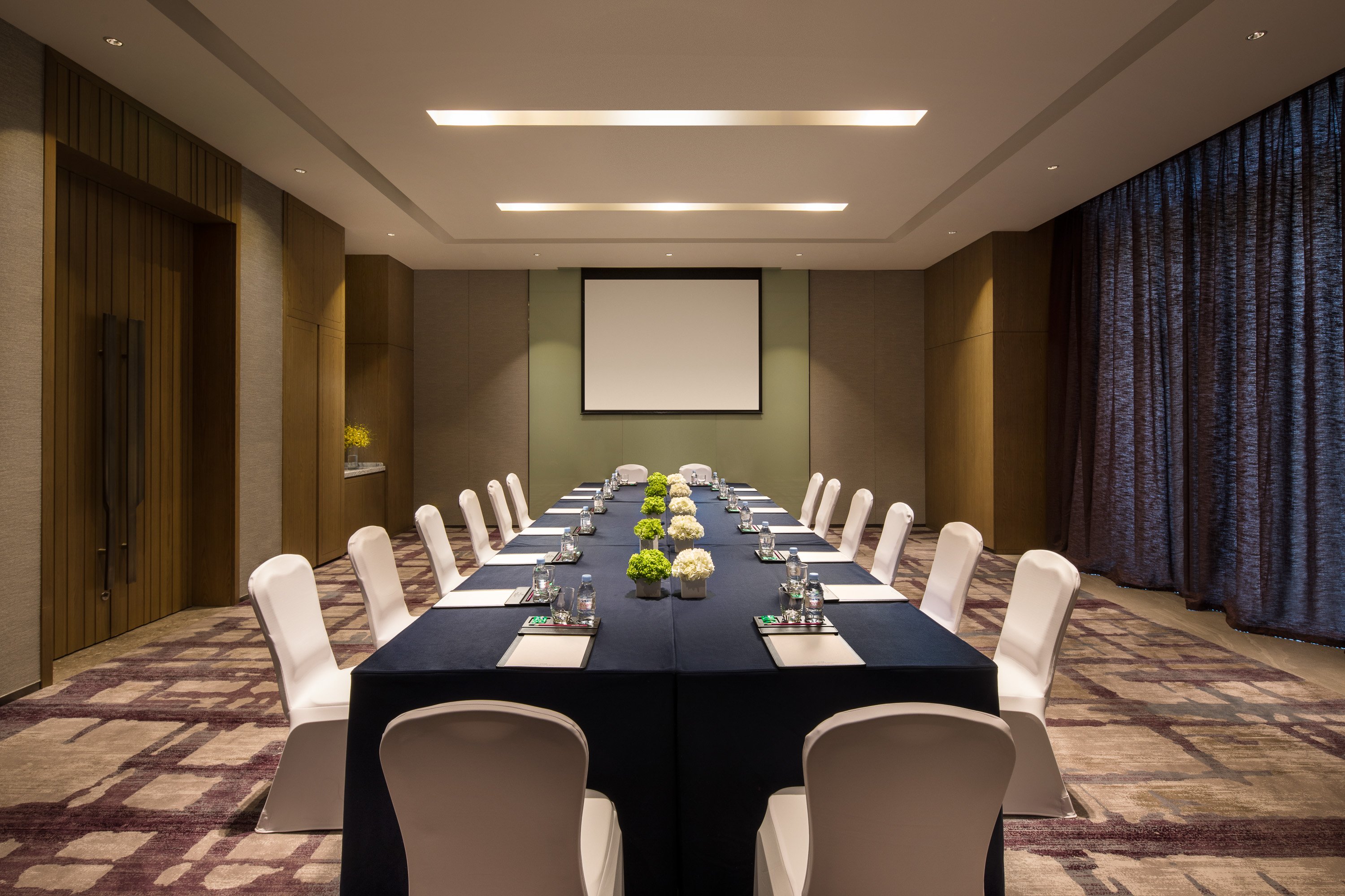 crowne plaza qingdao oriental movie metropolis an ihg hotel