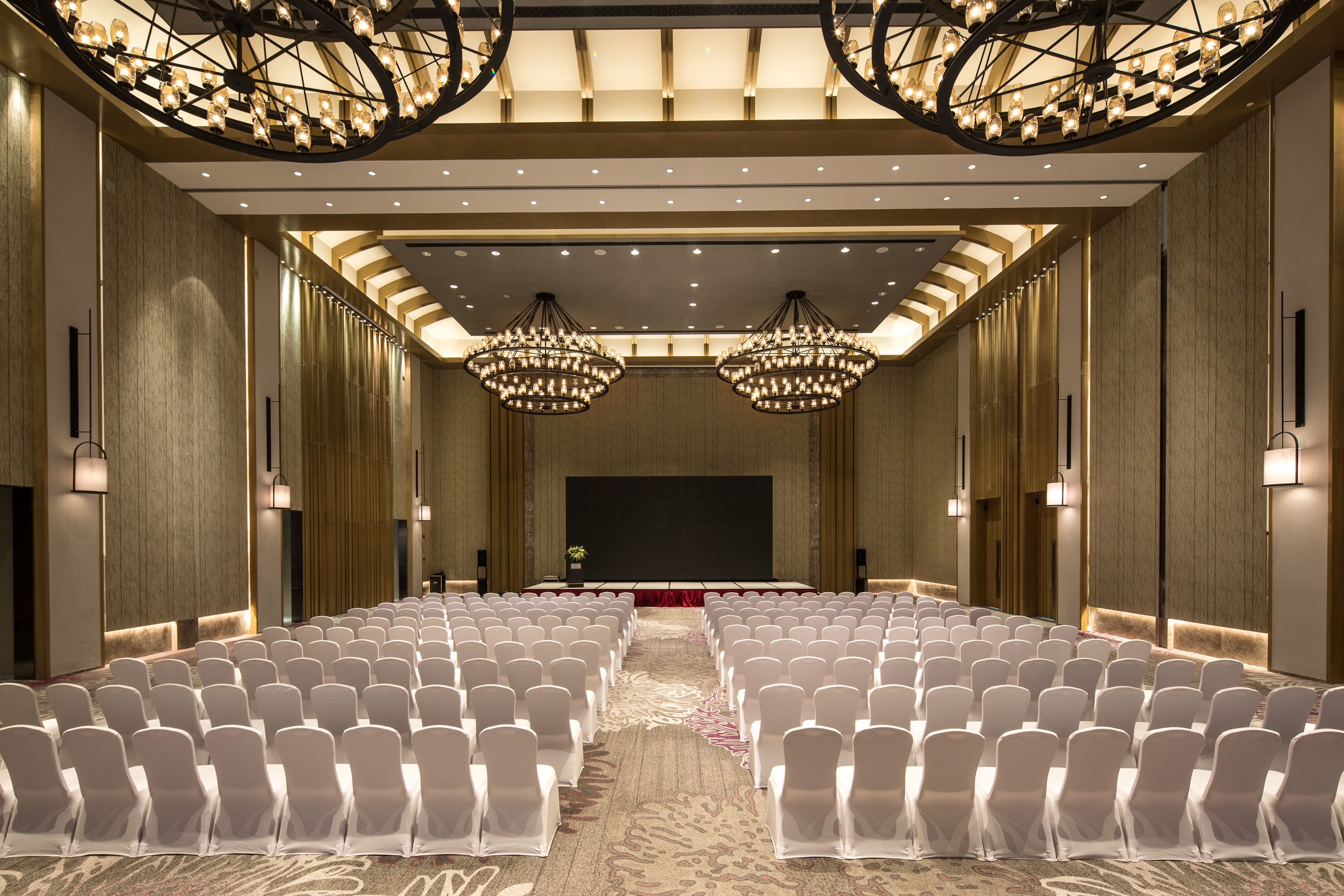 crowne plaza qingdao oriental movie metropolis an ihg hotel