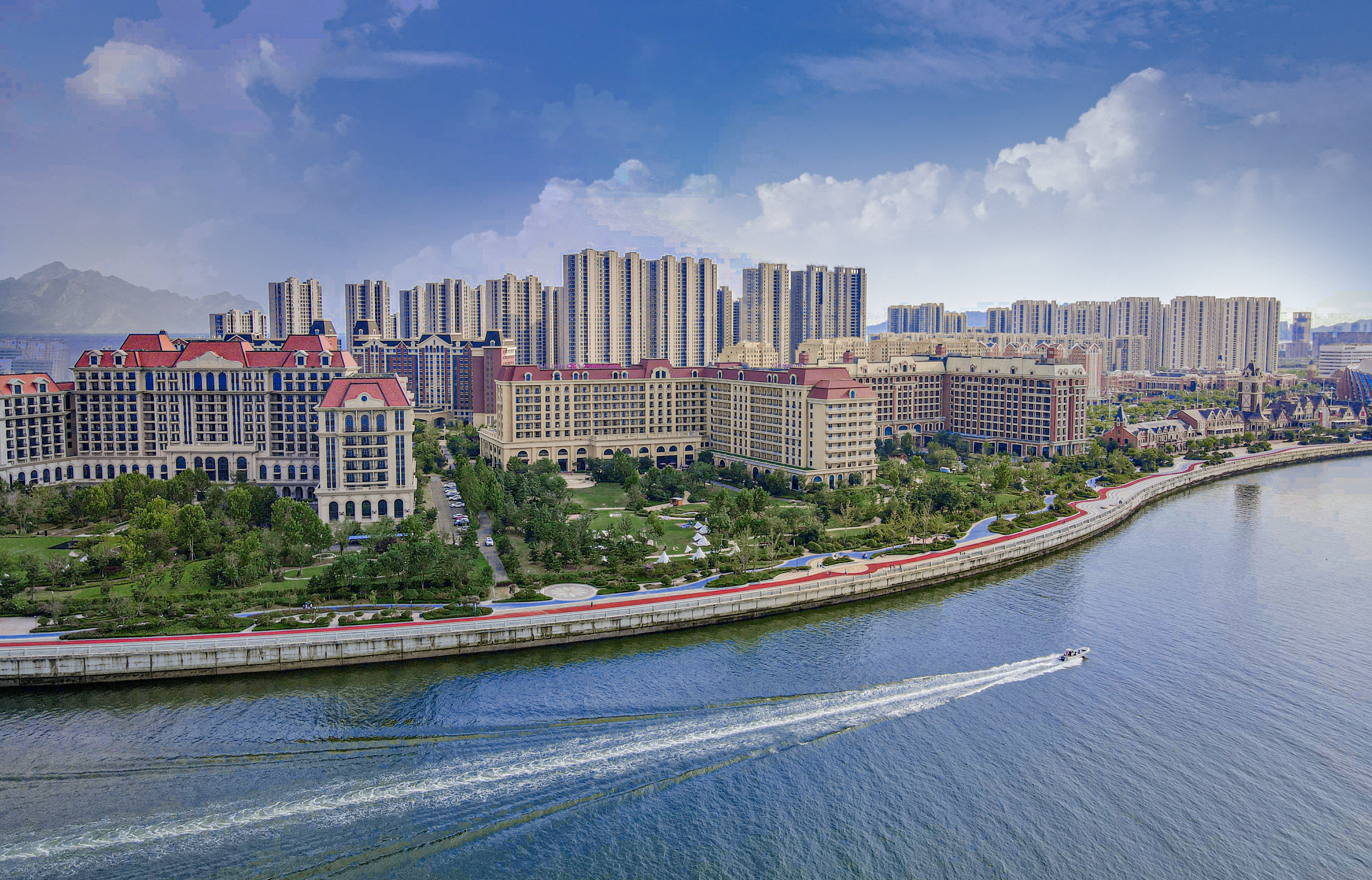 crowne plaza qingdao oriental movie metropolis an ihg hotel