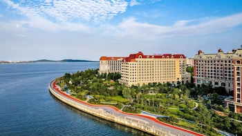 Crowne Plaza Qingdao Oriental Movie Metropolis, An Ihg Hotel,Weifang>>Qingdao,3.5 star