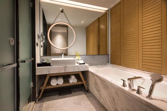 crowne plaza qingdao oriental movie metropolis an ihg hotel