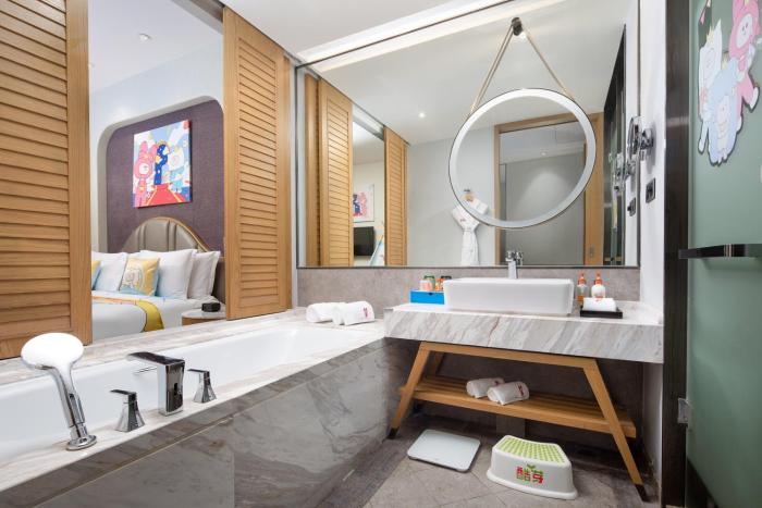 crowne plaza qingdao oriental movie metropolis an ihg hotel