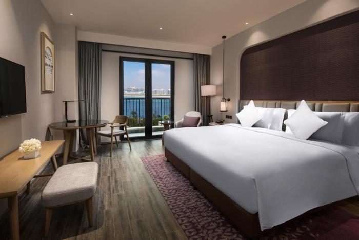 crowne plaza qingdao oriental movie metropolis an ihg hotel