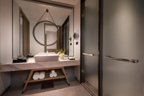 crowne plaza qingdao oriental movie metropolis an ihg hotel