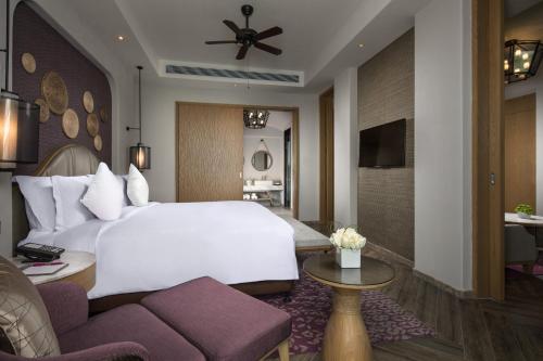 crowne plaza qingdao oriental movie metropolis an ihg hotel