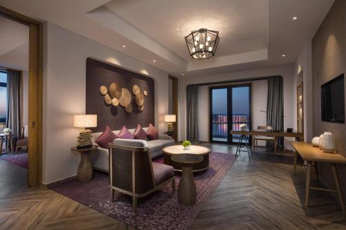 crowne plaza qingdao oriental movie metropolis an ihg hotel