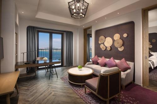 crowne plaza qingdao oriental movie metropolis an ihg hotel
