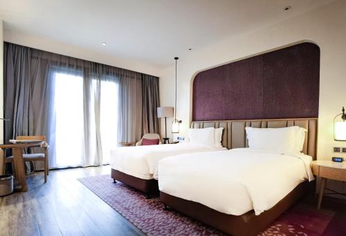 crowne plaza qingdao oriental movie metropolis an ihg hotel