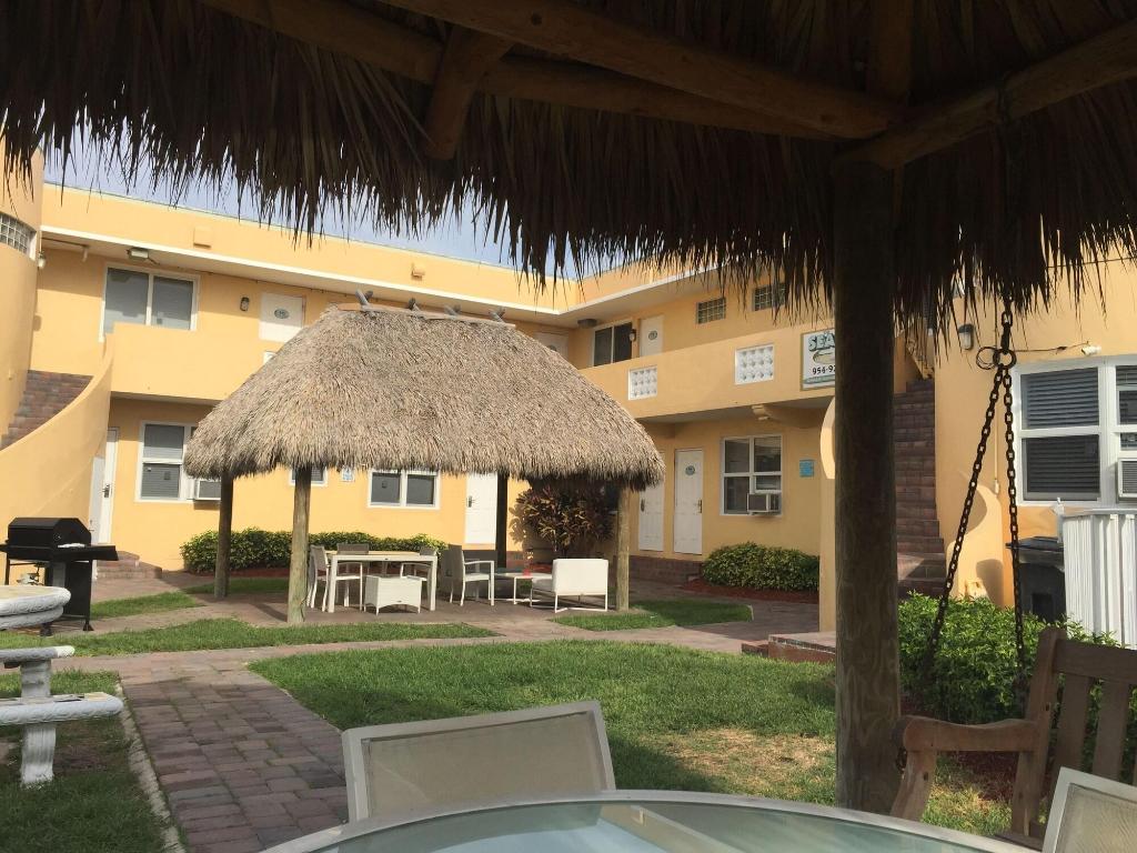 hollywood beach seaside