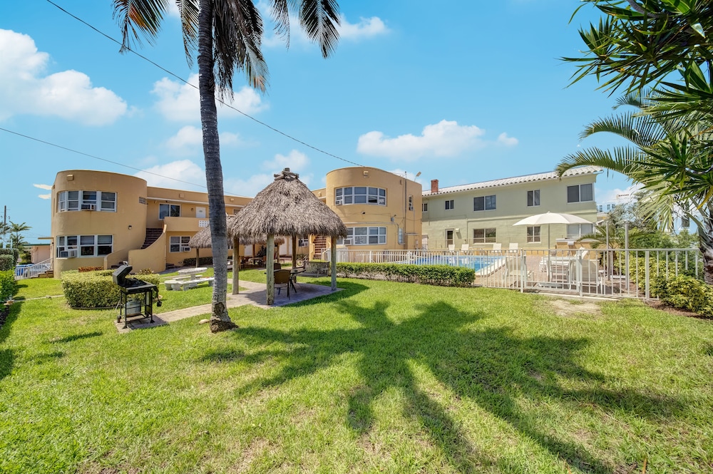 hollywood beach seaside