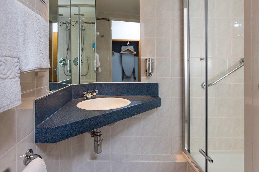 holiday inn express east midlands airport an ihg hotel