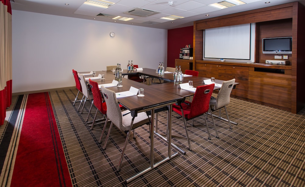 holiday inn express east midlands airport an ihg hotel