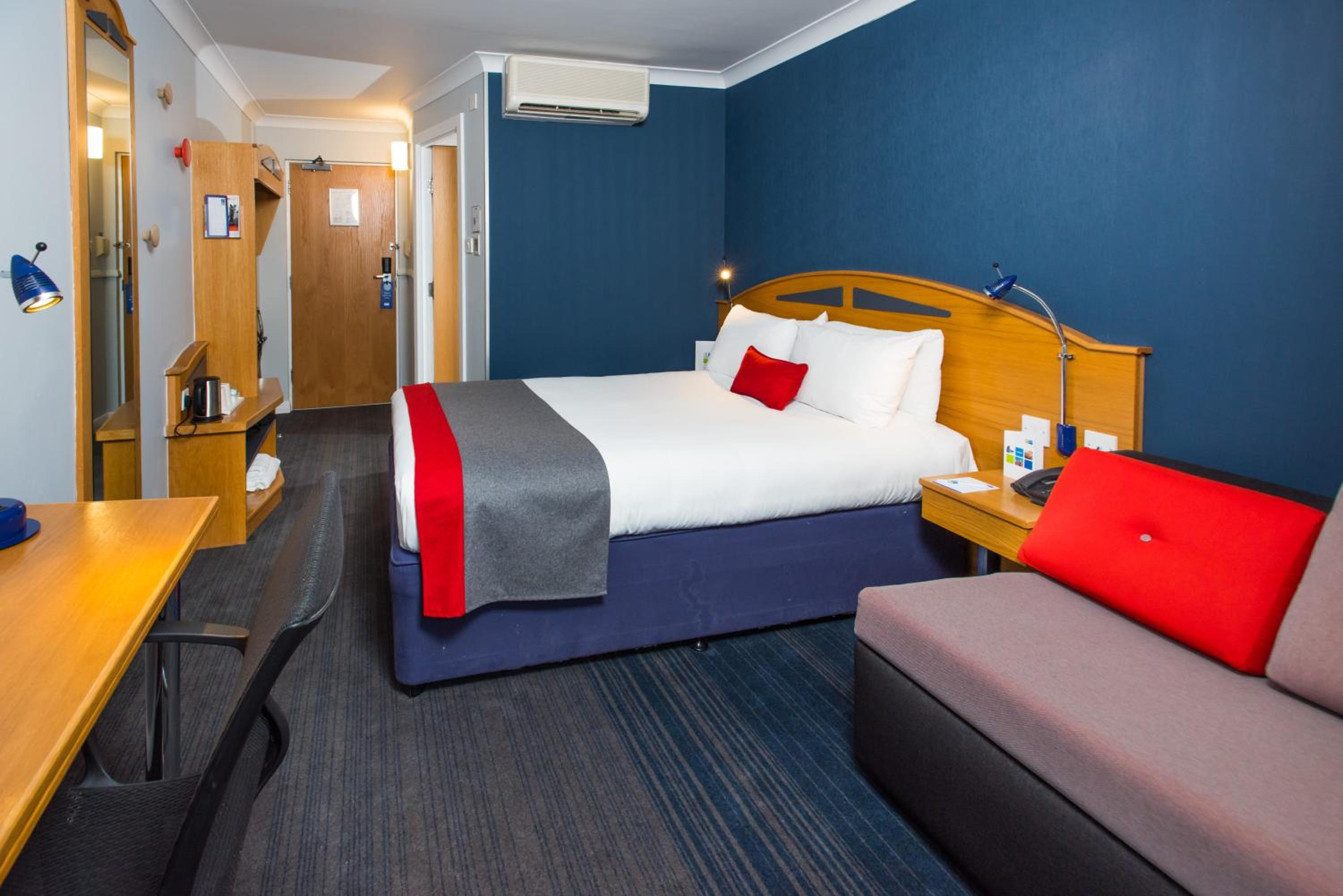holiday inn express east midlands airport an ihg hotel