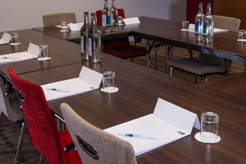 holiday inn express east midlands airport an ihg hotel