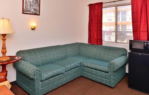 castle inn and suites