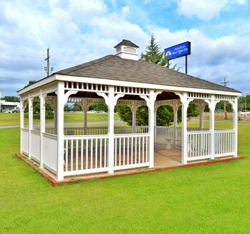 castle inn and suites