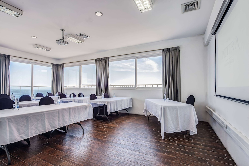 wyndham garden antofagasta pettra