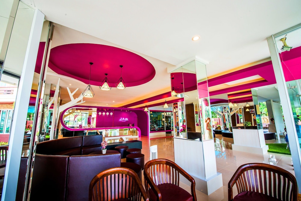 j a villa pattaya hotel