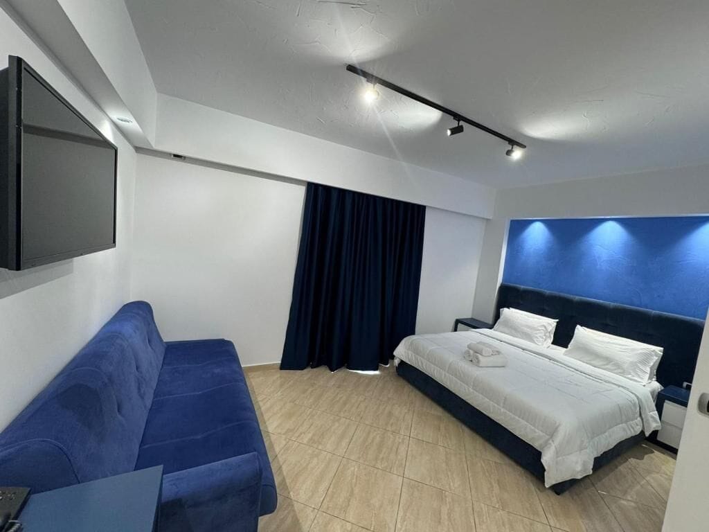 hotel blue sky