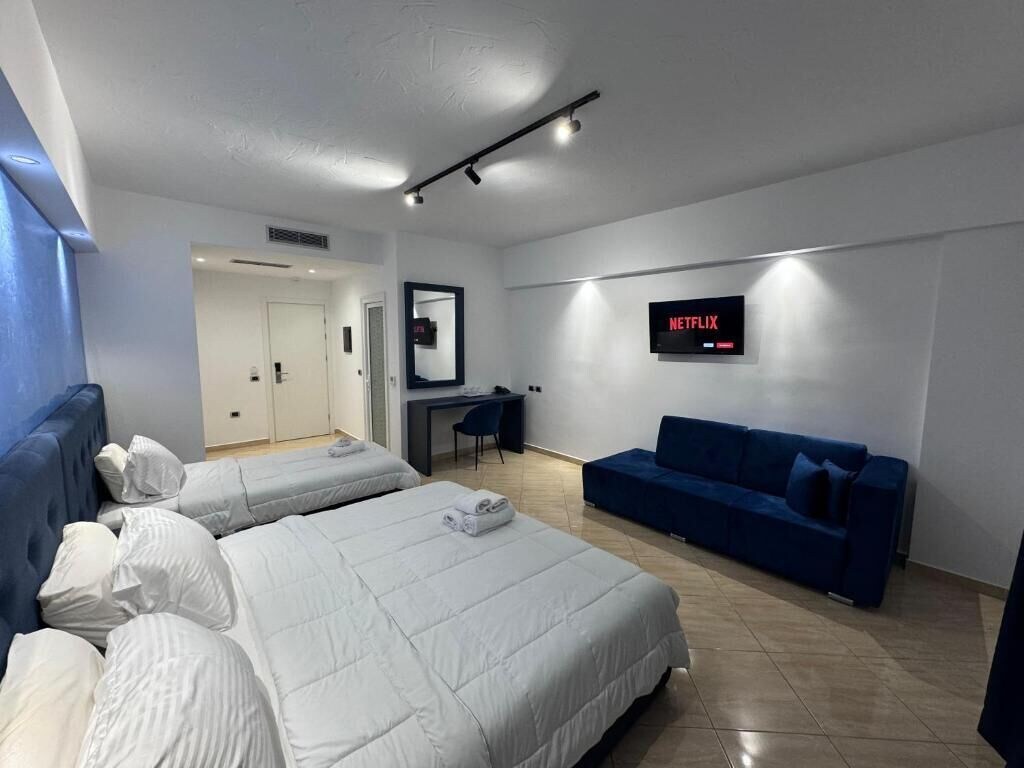hotel blue sky