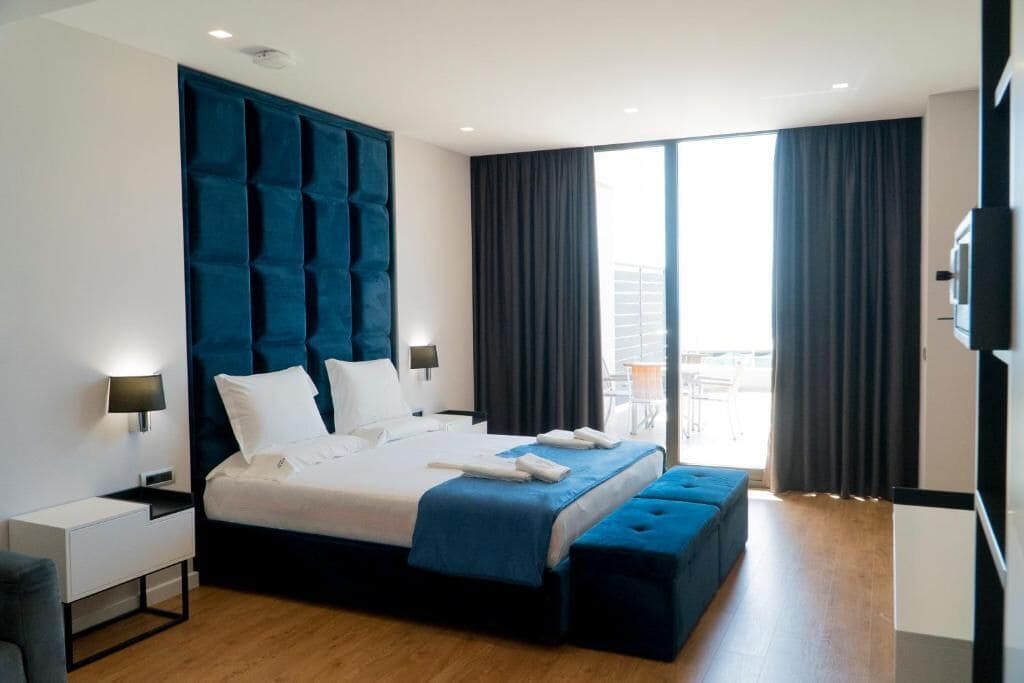 hotel blue sky