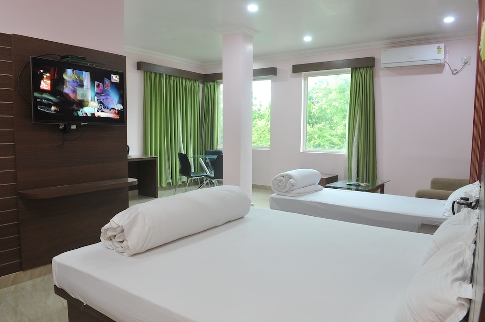 hotel delta international