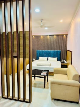 hotel delta international