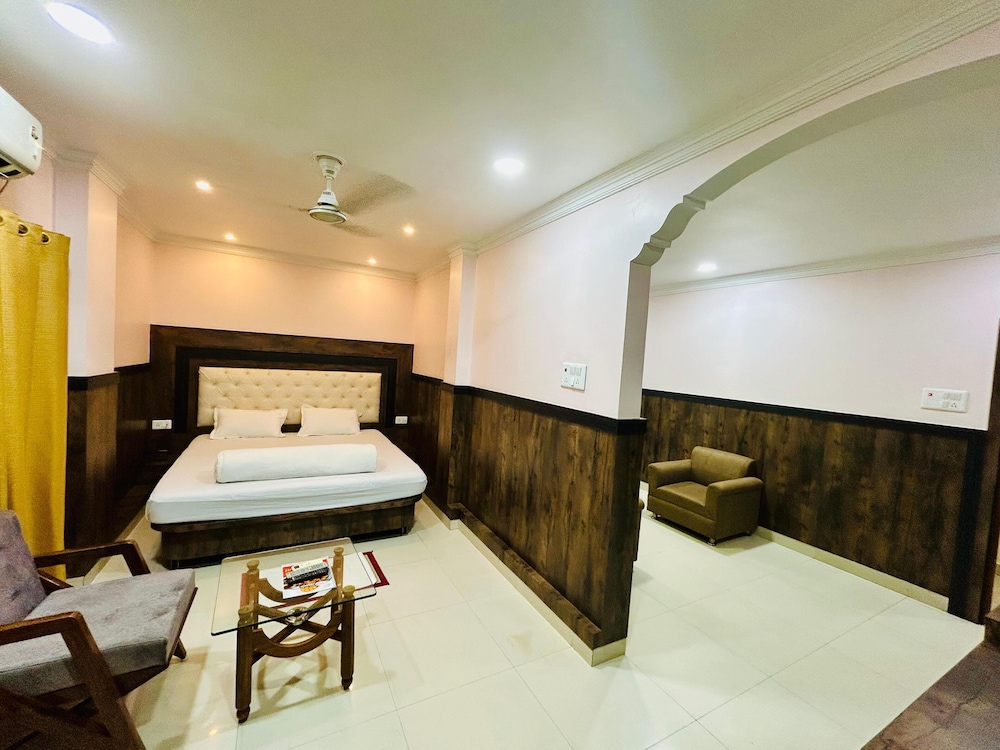 hotel delta international