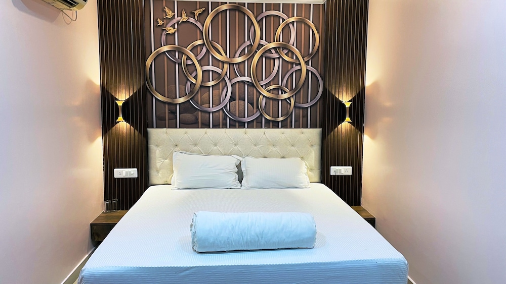 hotel delta international