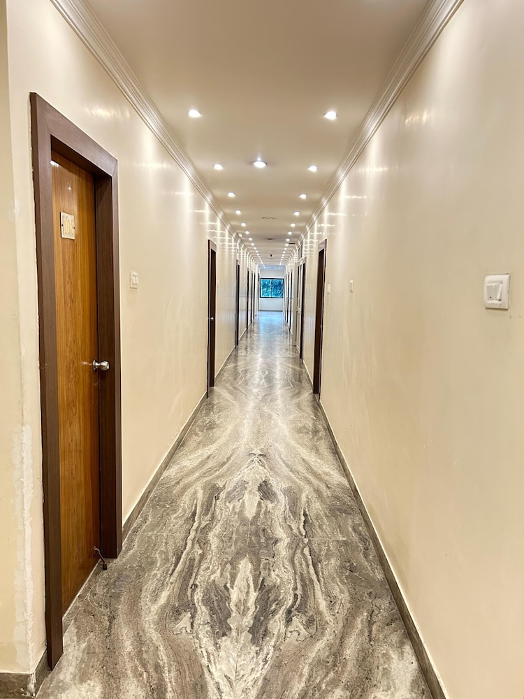 hotel delta international