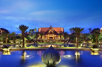 crowne plaza resort xishuangbanna parkview an ihg hotel