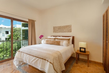 porto playa condo hotel and beachclub