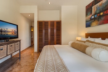 porto playa condo hotel and beachclub